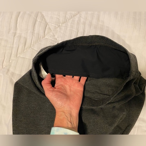 Chicos Fabulously Slimming Size 0 Leggings in Charcoal Gray Tummy Control panel - Picture 11 of 12